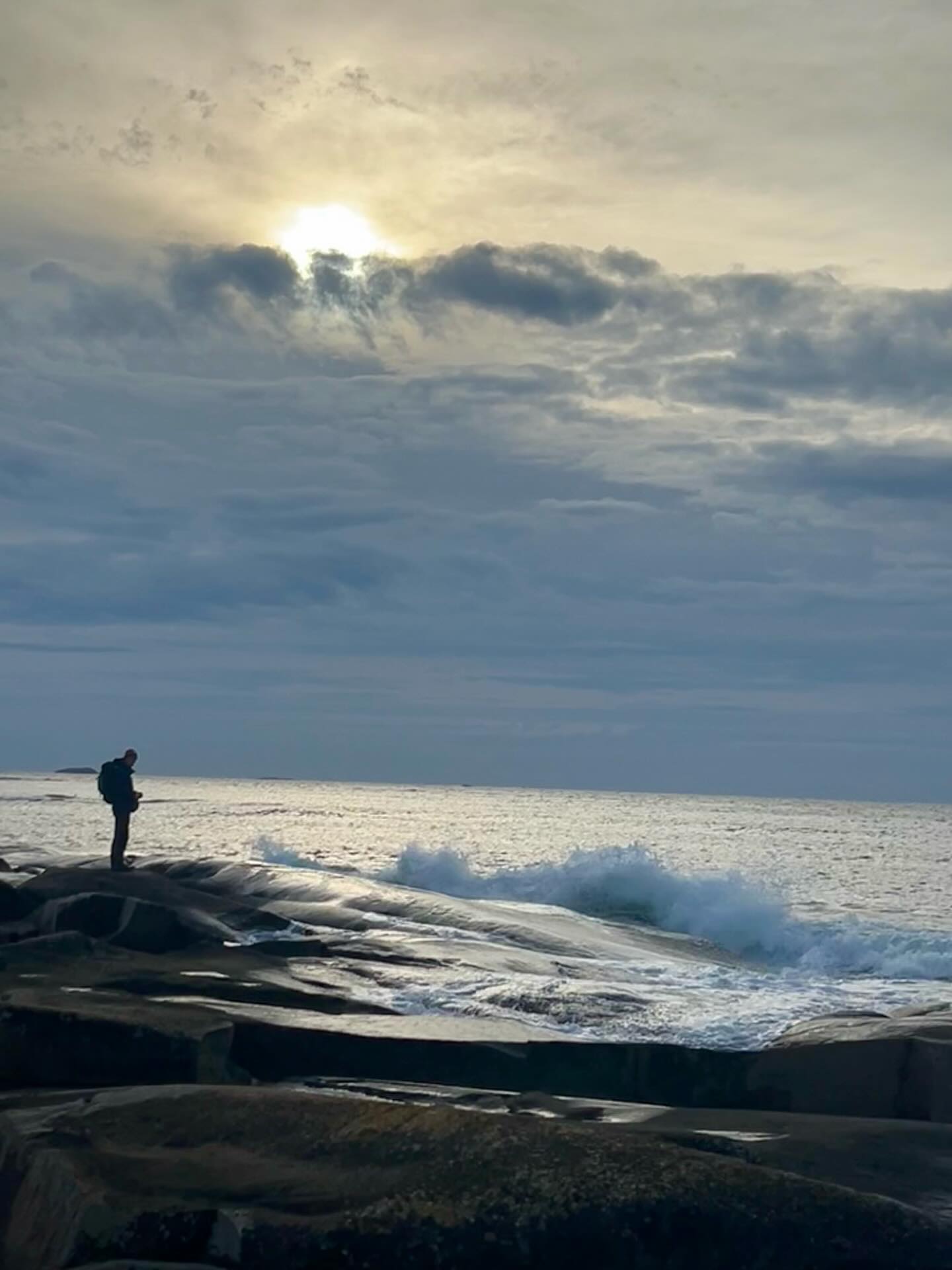 Fin dag på #bohusmalmön tur med vädret. Kallt men soligt 🌞 vandring längs #soteleden #kuststigen_bohusmalmön #kuststigen #sweden #hiking #westcoast #westcoastbestcoast #bohusläningen #vandring #team_bella_olof #höst