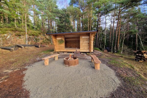 Ett av de 11 nya vindskydden