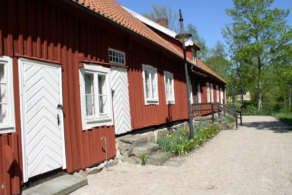 Öppet  i Sörby Gamla prästgård i Hembygdsparken i Hässleholm med fika och visning lördagen den 7 november 2026 kl 11.30!