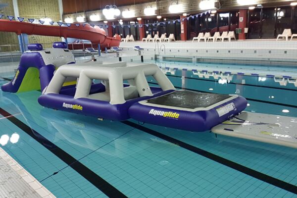 Testa hinderbanan i Tyringe simhall