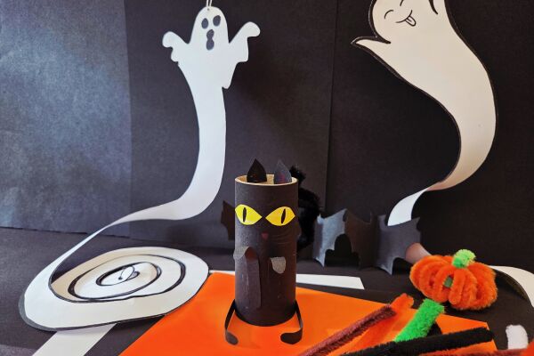 Halloweenpyssel i stadsbiblioteket